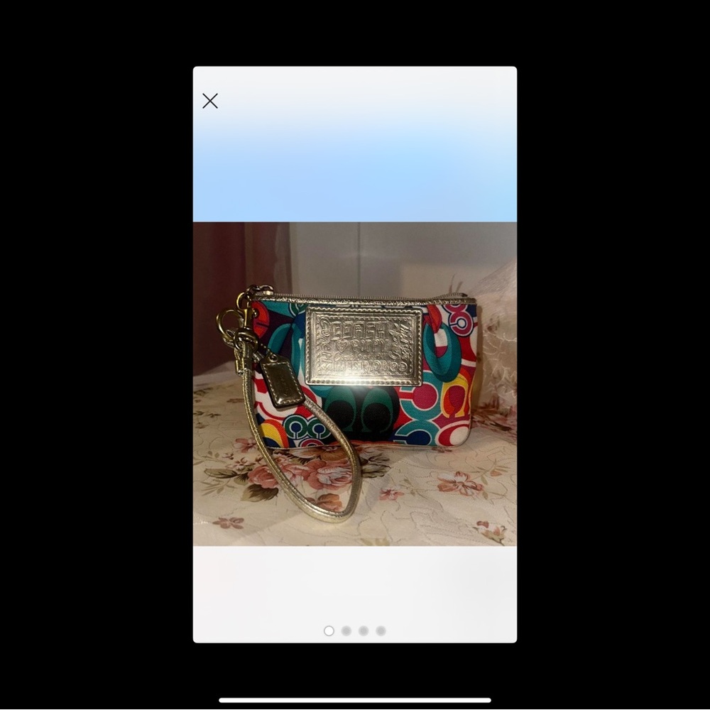 Rare Coach Poppy Wristlet from ECU. - Picture 9 of 9